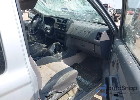 2000 Nissan Frontier Desert Runner Se-V6/Desert Runner Xe-V6 из США, поврежденный, VIN 1N6ED26T5YC393685